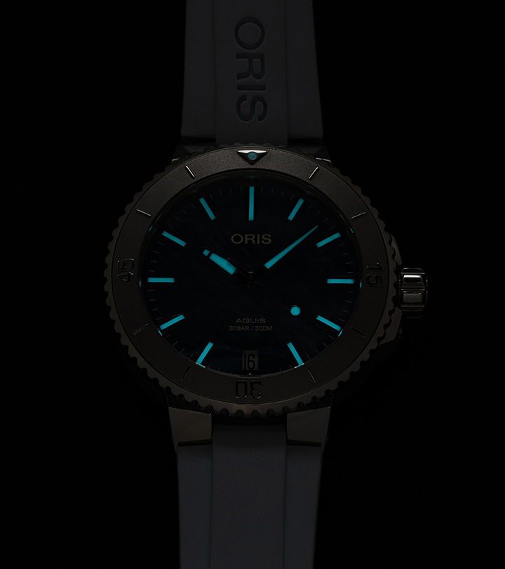 Oris Aquis Date Watch with Blue Mother of Pearl Dial, 36.5mm