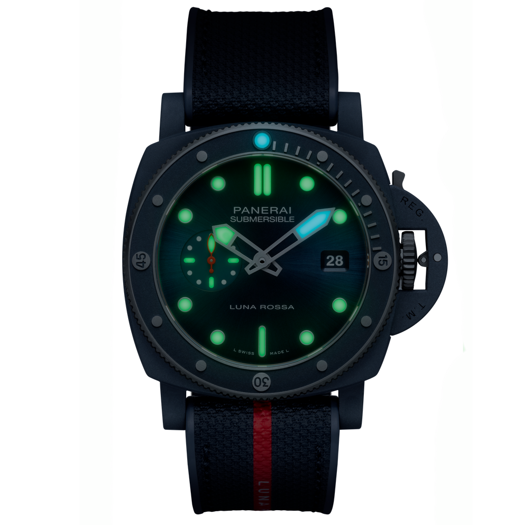 Panerai  Submersible Luna Rossa, 44mm